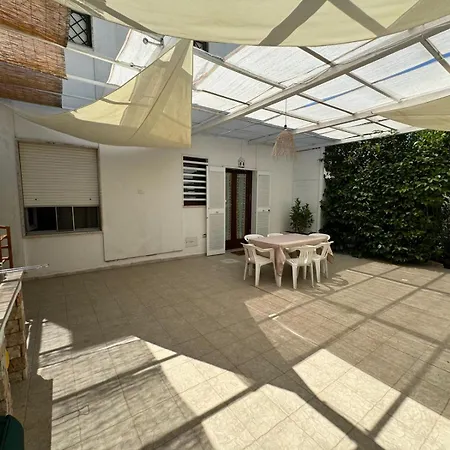 C&c Baia Apartment *